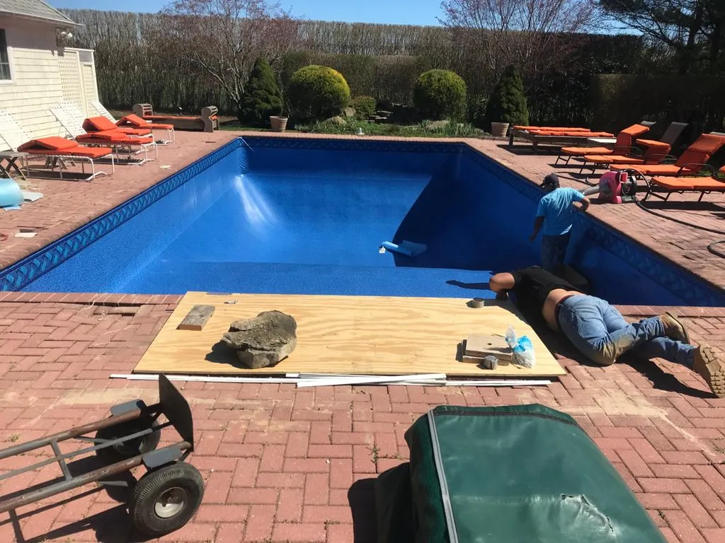 Vinyl Pool Construction